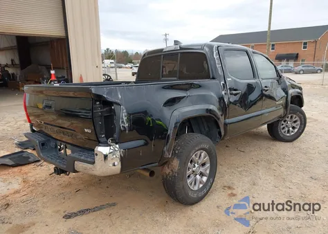 2017 Toyota Tacoma Sr5 V6 z USA, uszkodzony, nr VIN 3TMAZ5CN7HM043144